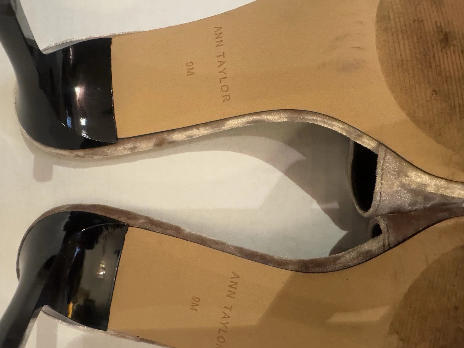 Ann Taylor Women’s Velvet Mule Sandals 3” Stilettos Bronze Size 9, Spring Sexy