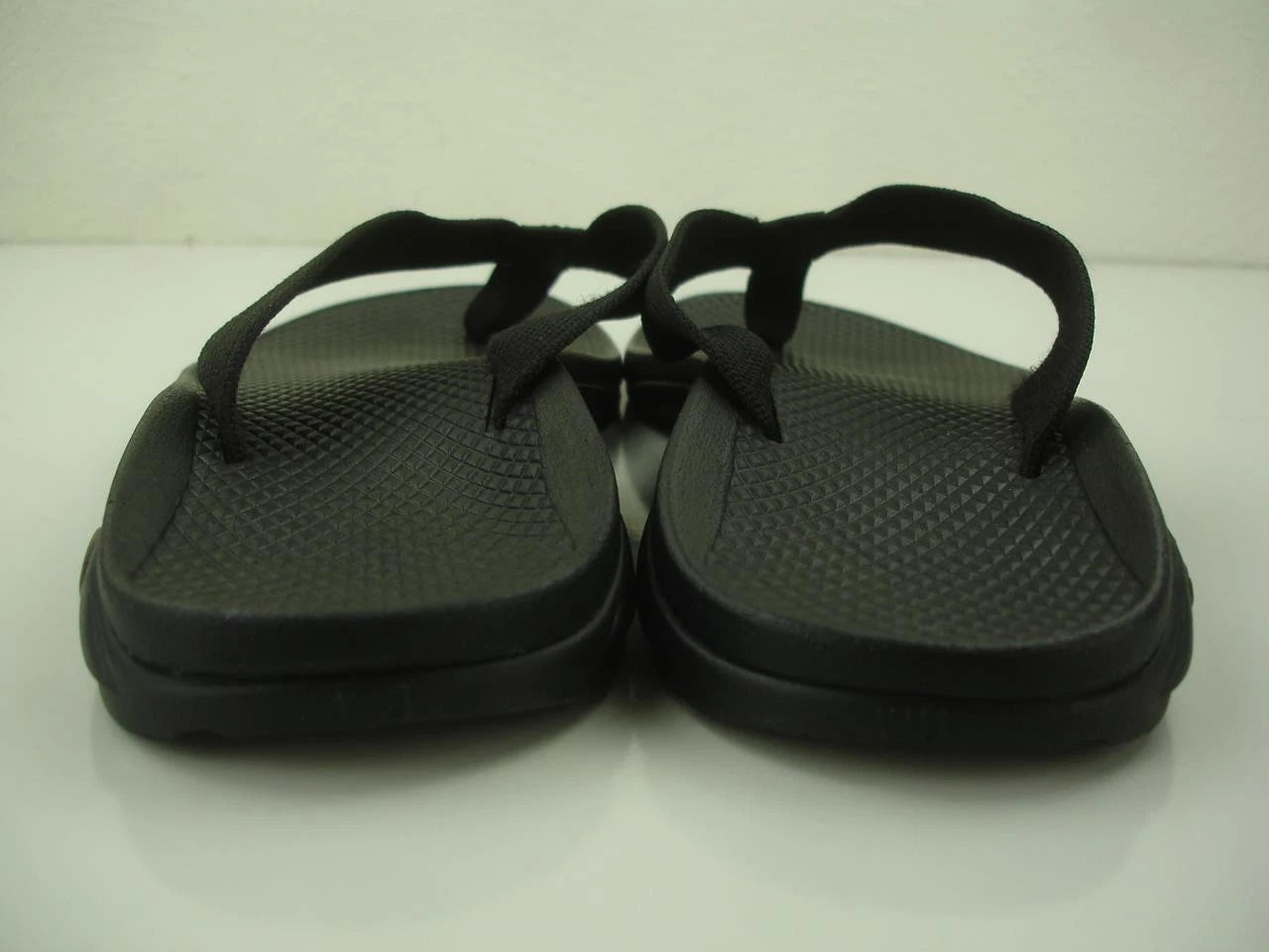 Women's sz 6 M Chaco Classic Flip Slip Slide Sandals Flat Solid Black Flat Thong