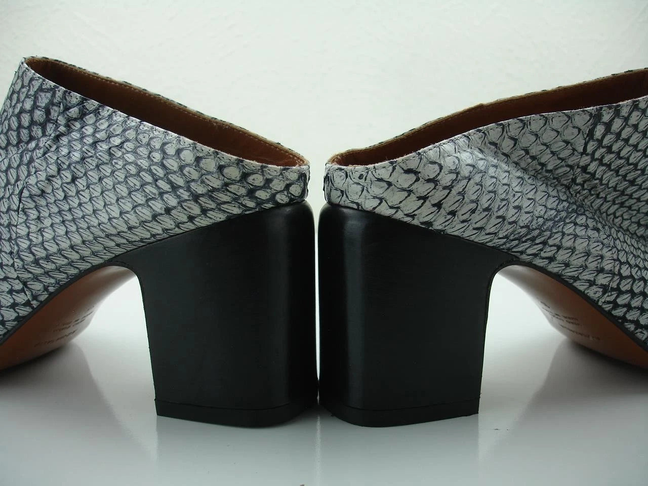 Women's sz 8 M Aquatalia Ellen Leather Open-Toe Mule Snakeskin Shoes Heels Slide