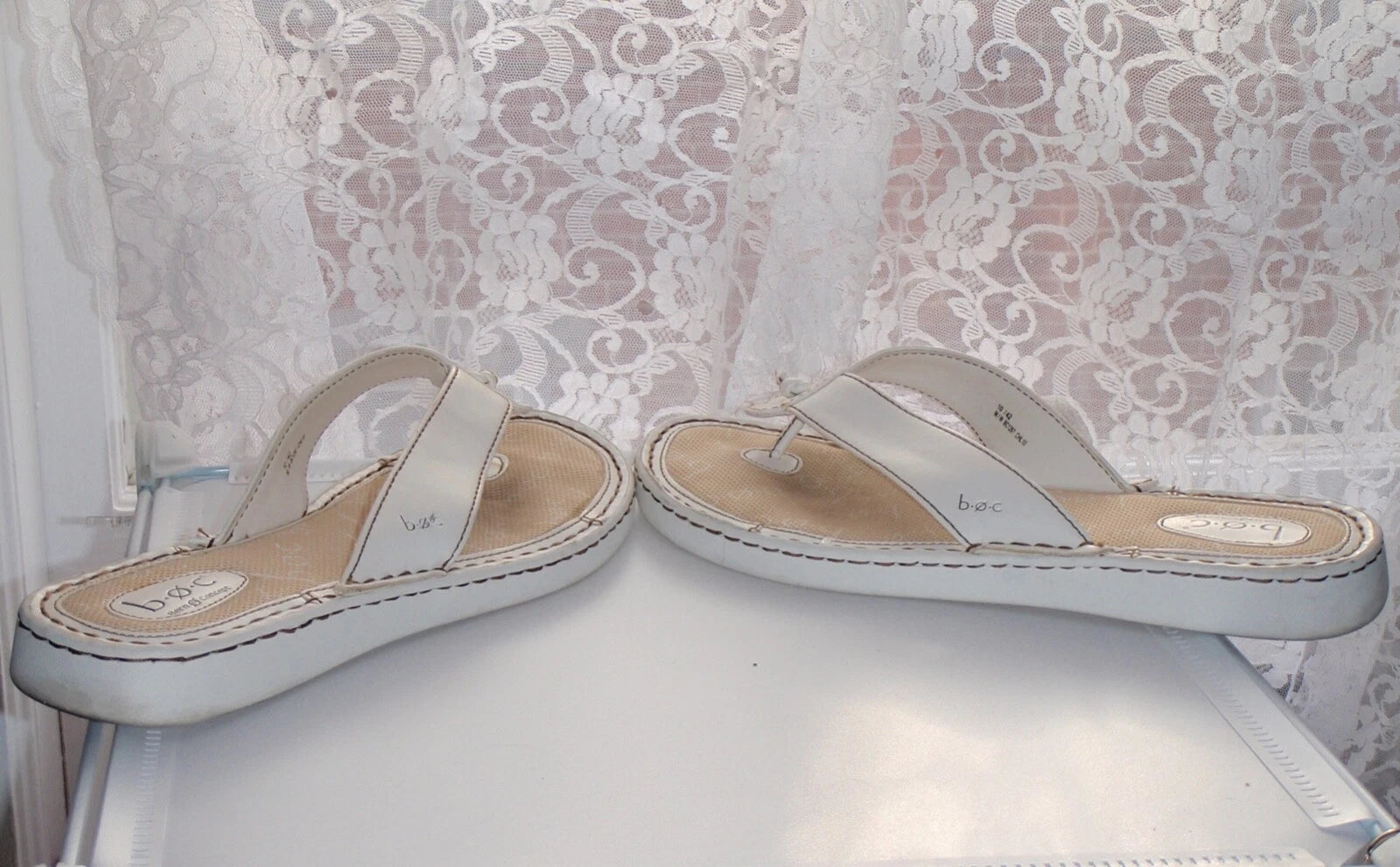 Women Sandels Worn White Size 10 Gently Broken In Used Flip Flop Style Cushioned