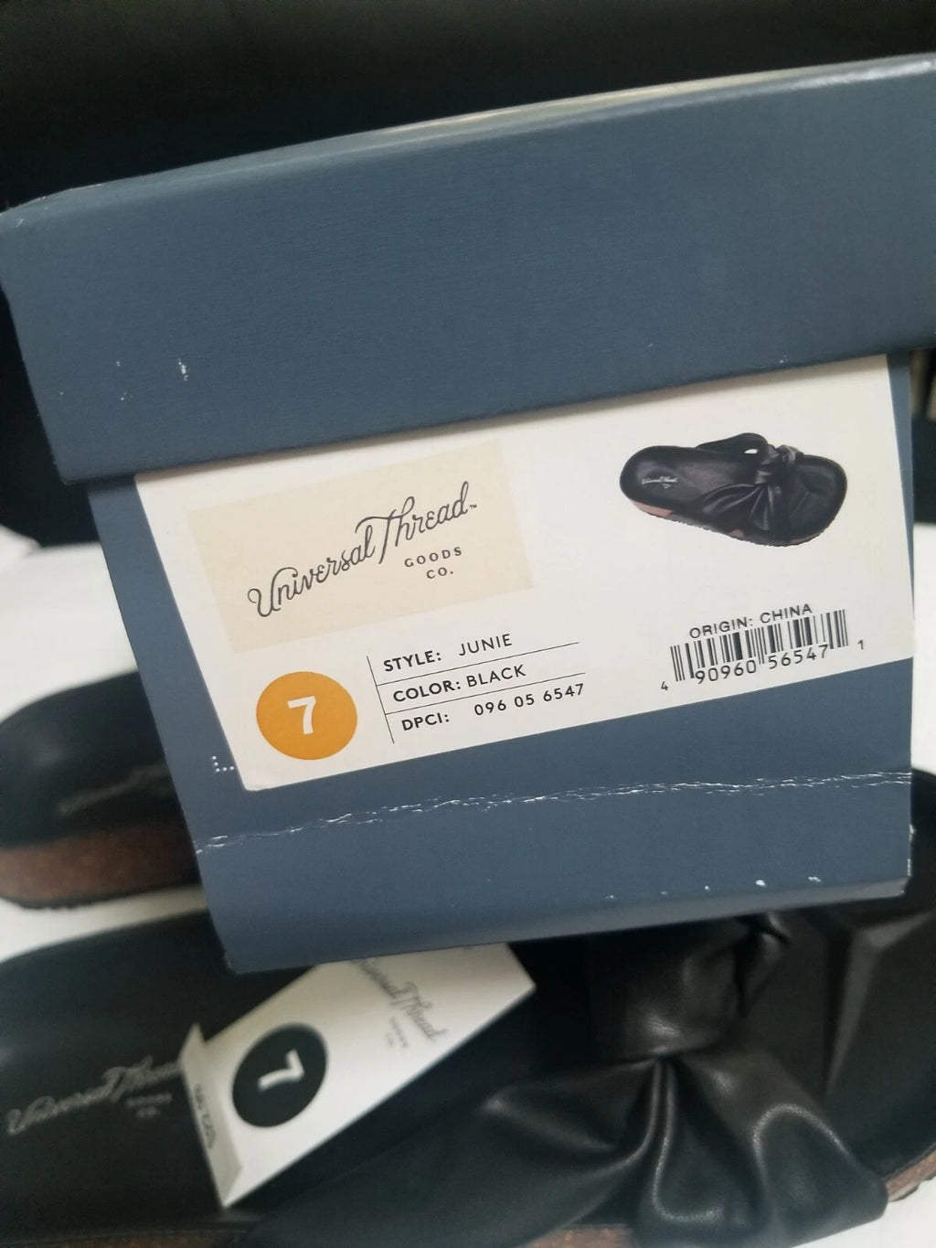 Women Sandals Size 7, NWT, black, flip flop style