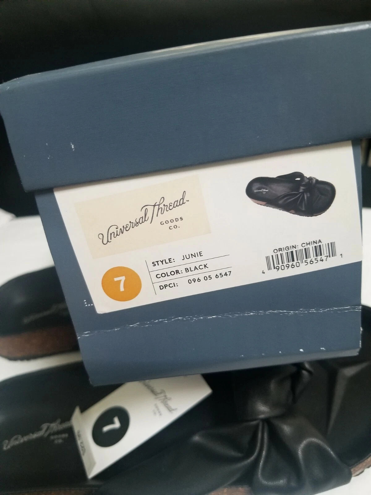 Women Sandals Size 7, NWT, black, flip flop style