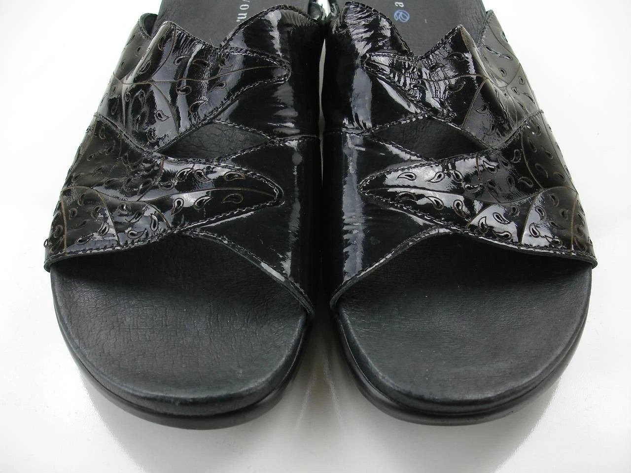 Women's 10 B M Aravon Petra Black Patent Leather Sandals Open Toe Slide Slip-On