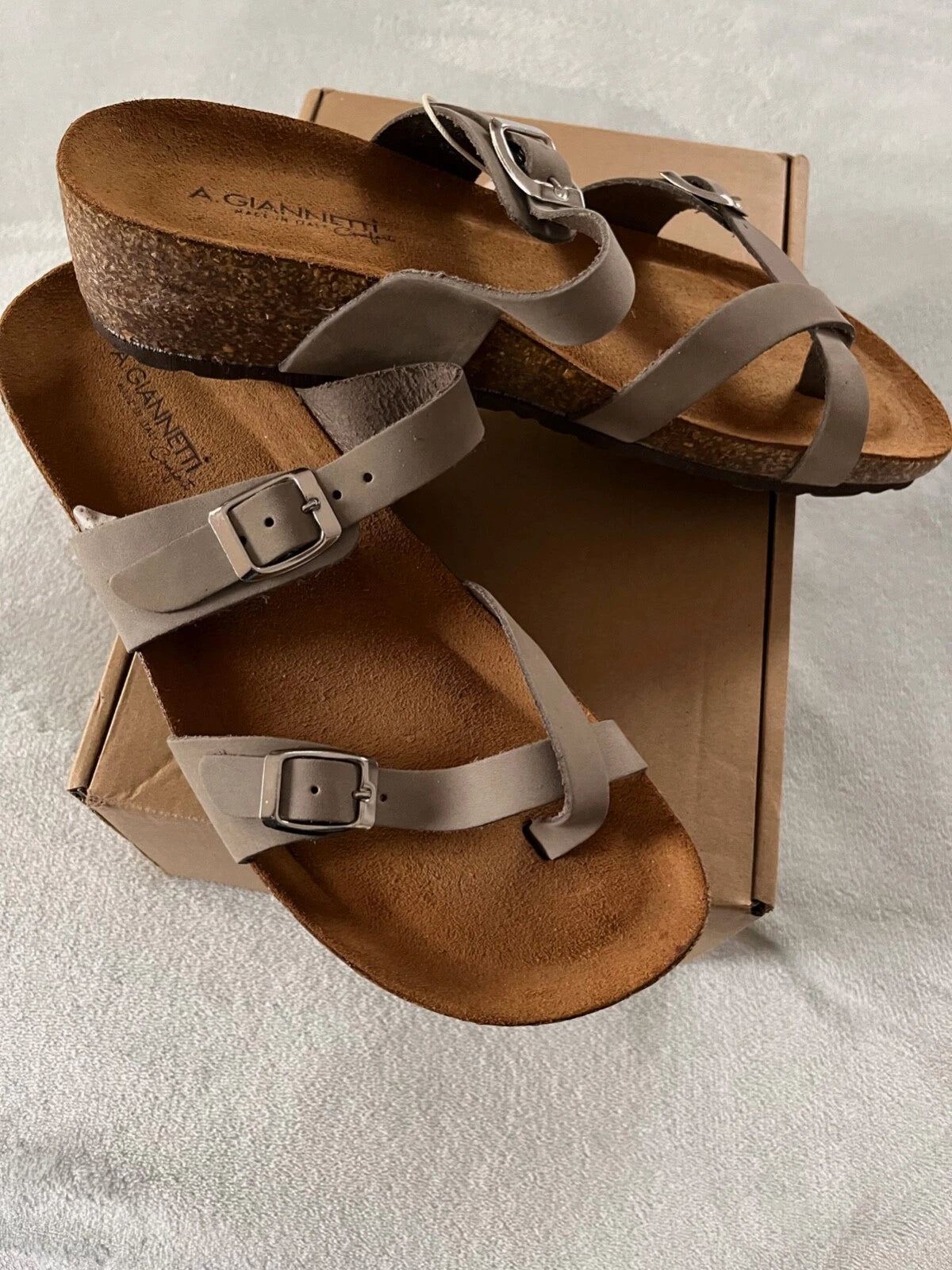 A. GIANNETTI Comfort style Toe Loop Sandals Size 9 Made in Italy color Clay NEW