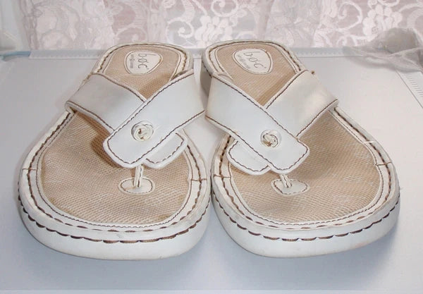 Women Sandels Worn White Size 10 Gently Broken In Used Flip Flop Style Cushioned