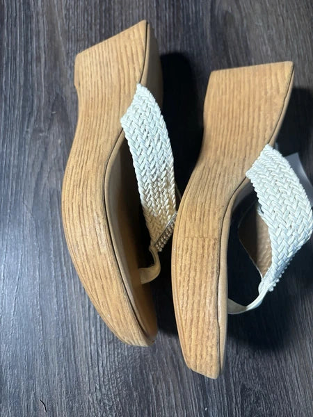 Women’s Italian Mila Paoli Fashion Flip Flops Size 8