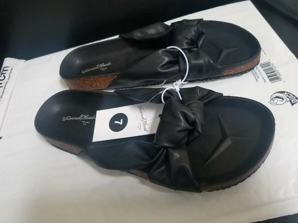 Women Sandals Size 7, NWT, black, flip flop style
