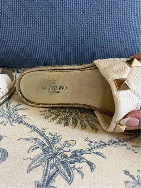 Women's Valentino Garavani Rockstud White Gold Espadrille Slides US 8.5