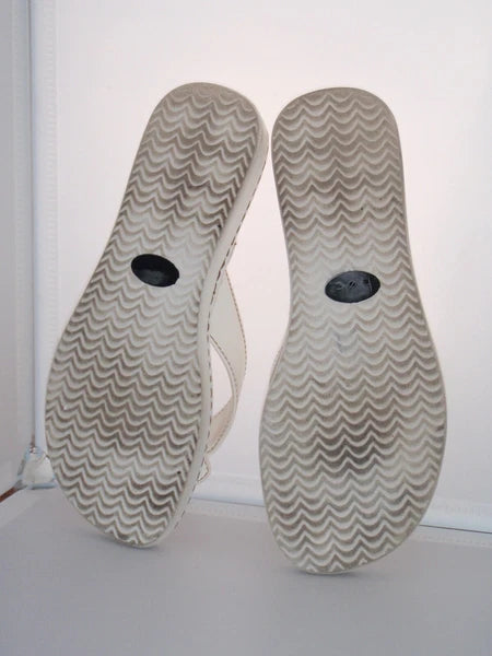 Women Sandels Worn White Size 10 Gently Broken In Used Flip Flop Style Cushioned